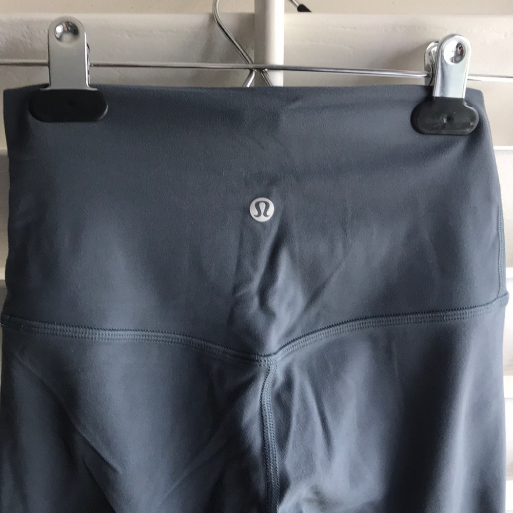 Lululemon Align Crop 21” Light Grey / Stream Blue